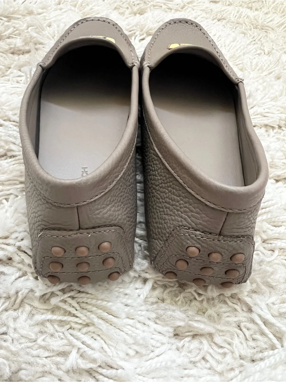 Like New— Tory Burch French Gray Leather Loafers with Gold Logo Accent Size 8
